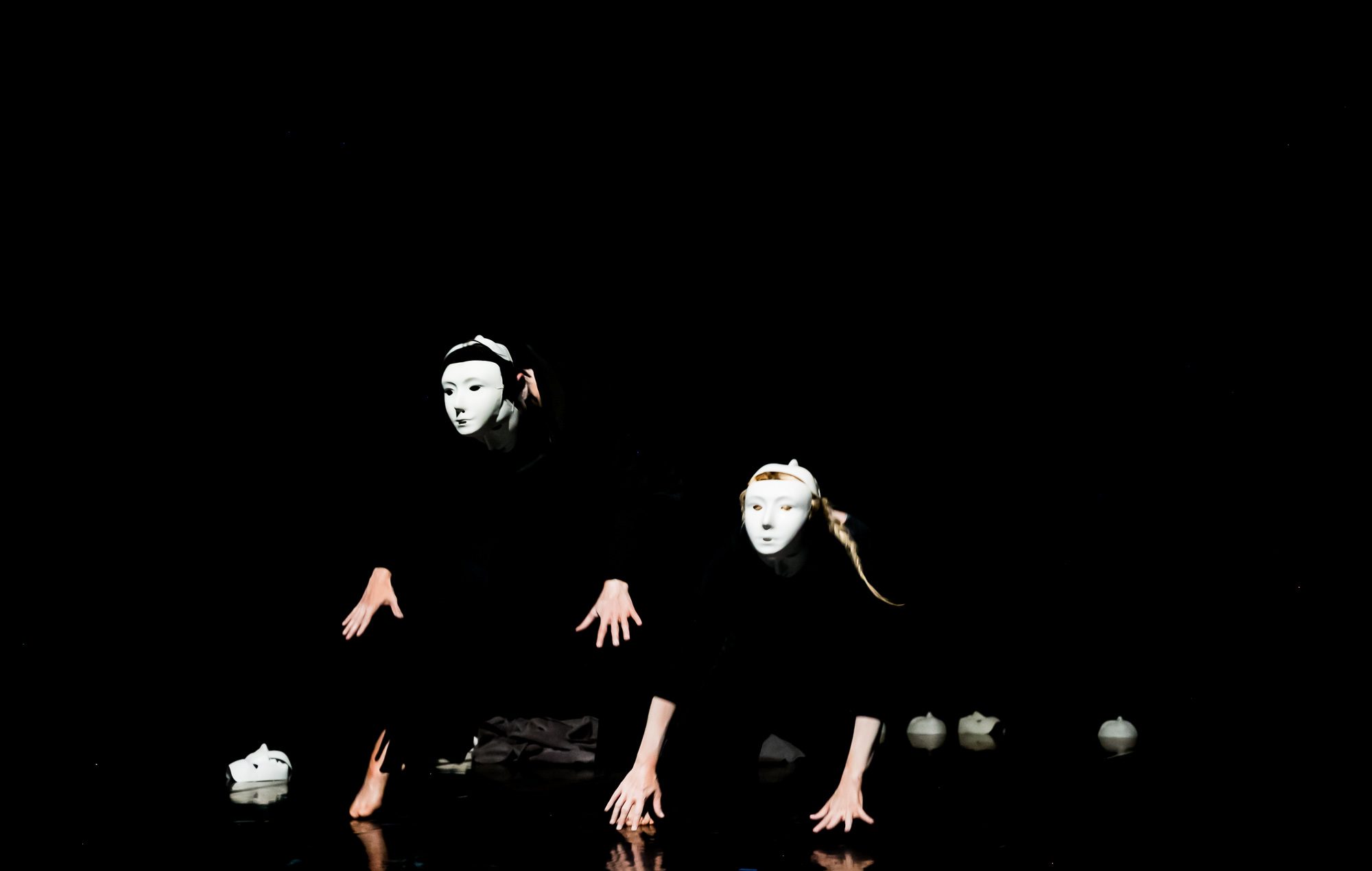 DMASKS Triptyque en mouvement